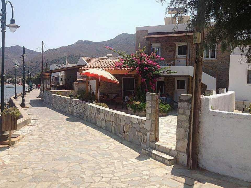 Spiros Apartments 里瓦的亚 外观 照片